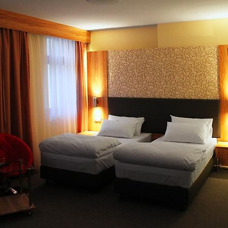 Hotel Przy Baszcie Legnica Kamer foto