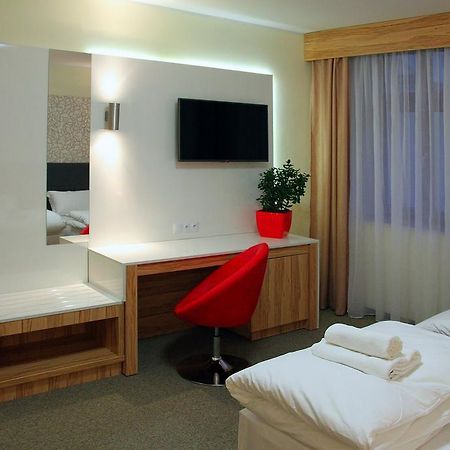 Hotel Przy Baszcie Legnica Buitenkant foto