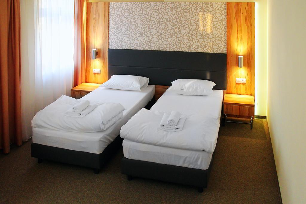 Hotel Przy Baszcie Legnica Kamer foto