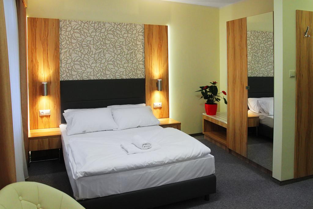 Hotel Przy Baszcie Legnica Kamer foto