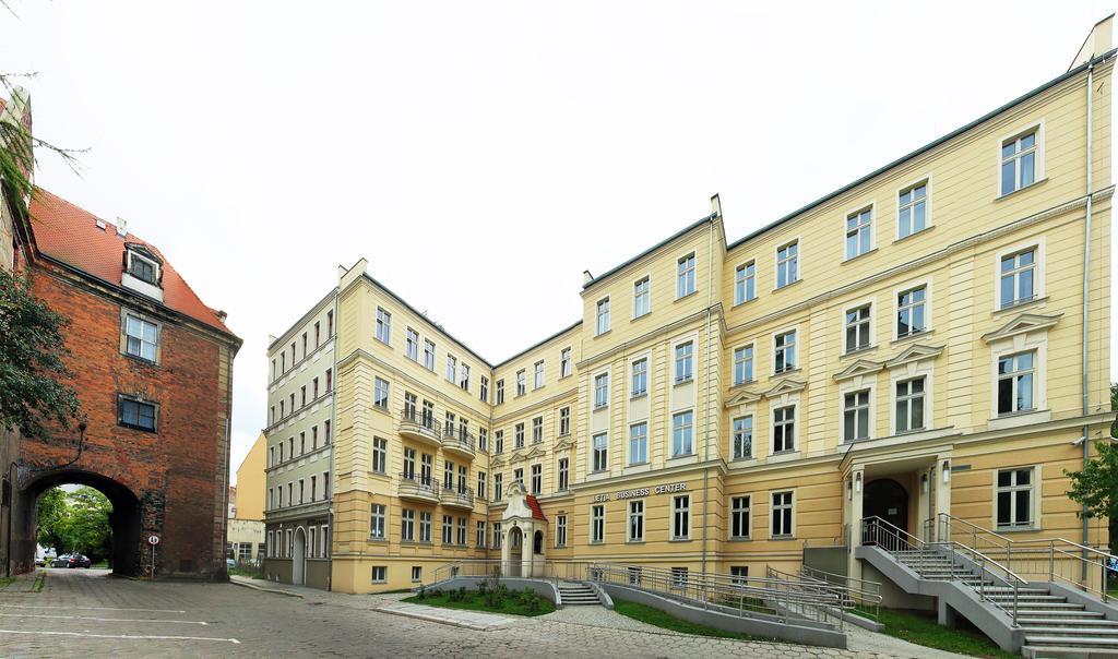 Hotel Przy Baszcie Legnica Buitenkant foto