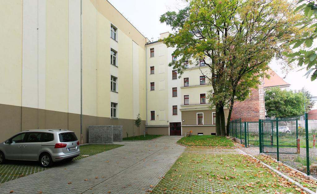 Hotel Przy Baszcie Legnica Buitenkant foto