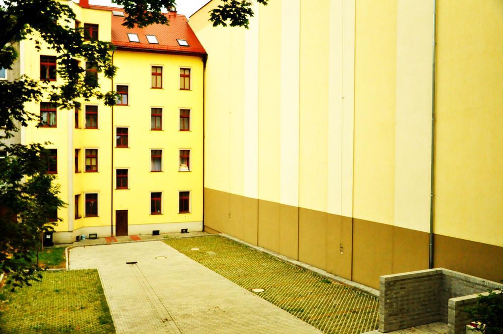 Hotel Przy Baszcie Legnica Buitenkant foto