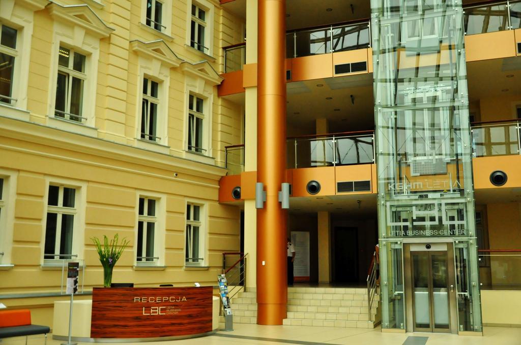 Hotel Przy Baszcie Legnica Buitenkant foto