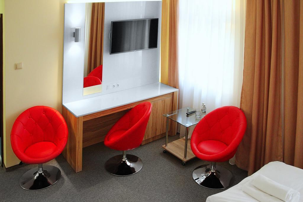 Hotel Przy Baszcie Legnica Buitenkant foto